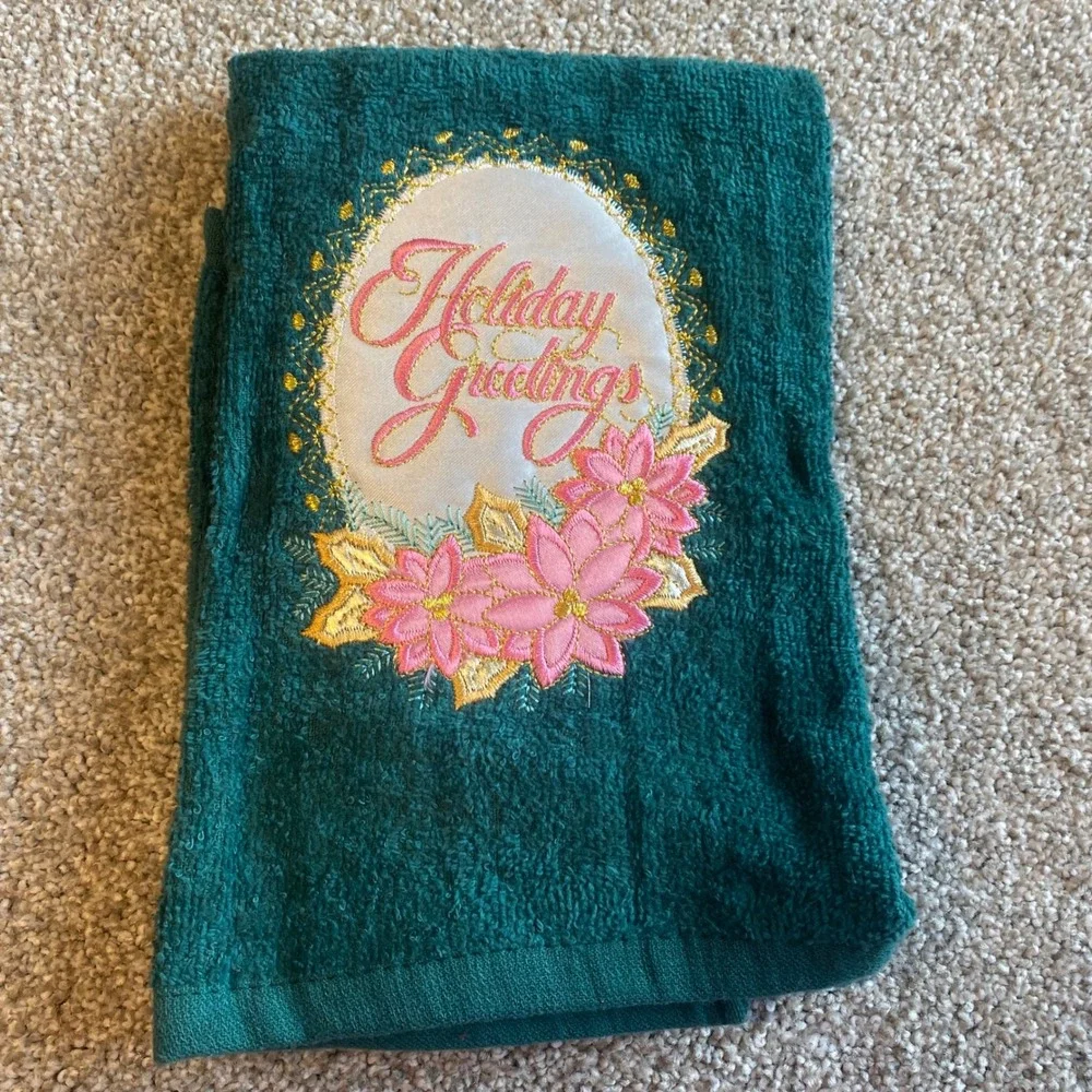 Vintage‎ Christmas Hand Towels Set of 2 Noel Holiday Greeting Embroidered Cotton